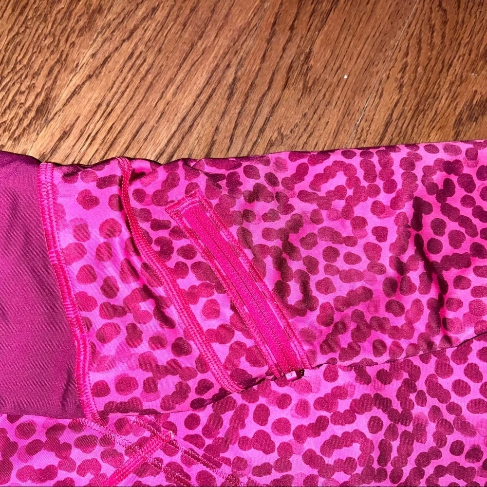 Lululemon‎ Athleisure Workout Stretchy Sport Cropped Capris Leggings